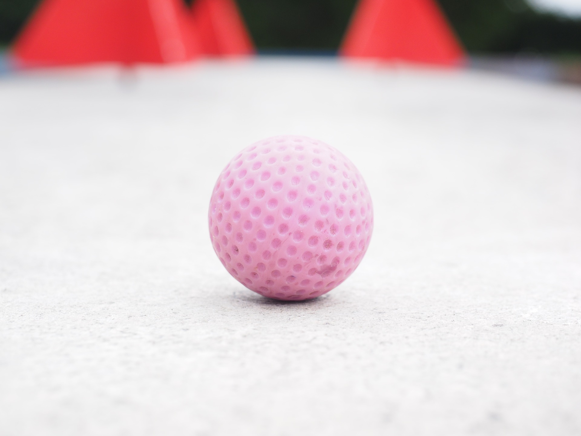 Ab Ostersonntag rollen in Bellheim wieder die Mini-Golfbälle.