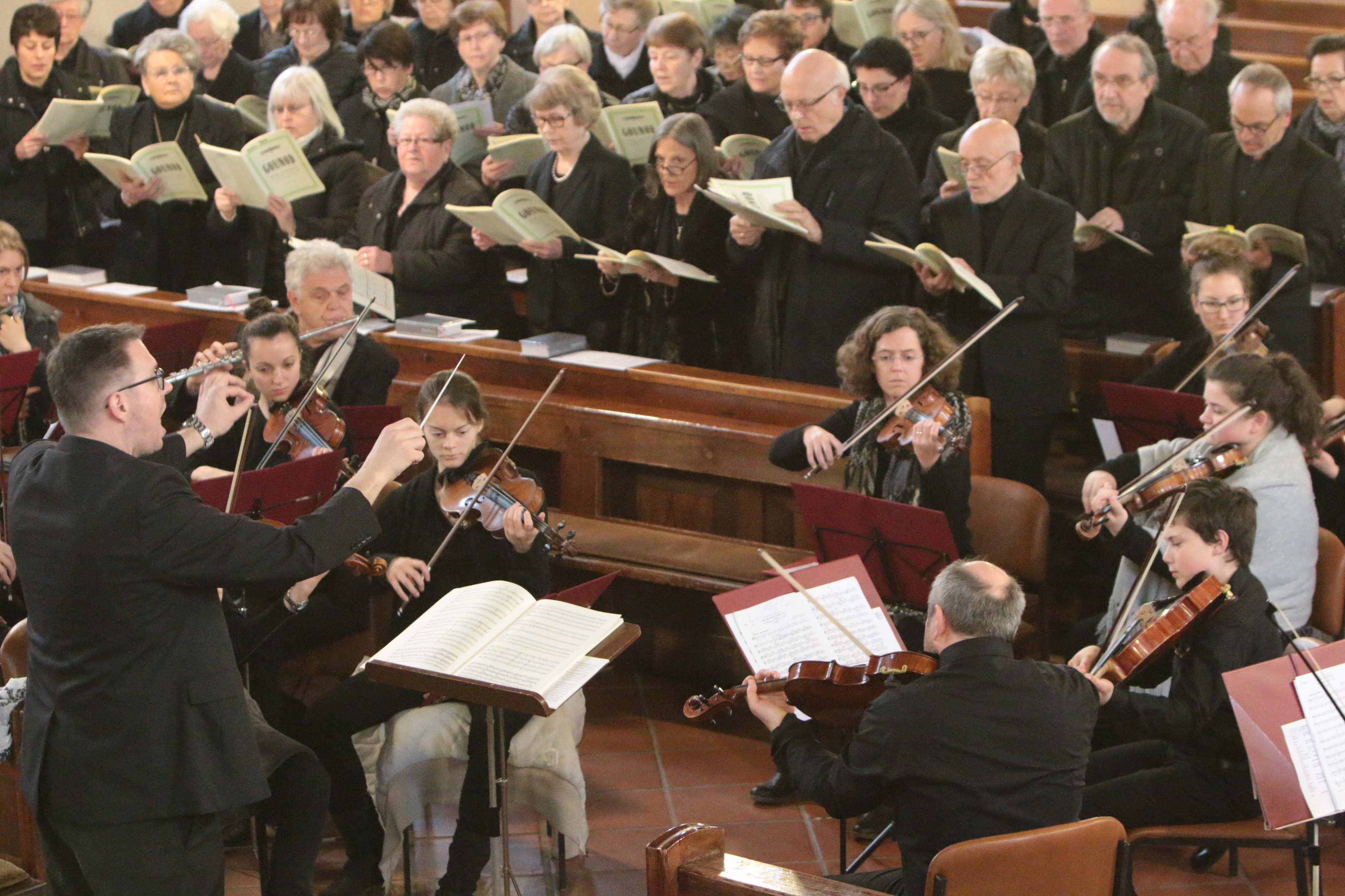 In seinem 175-jährigen Jubiläumsjahr singt der Kirchenchor St. Jodokus Wiesental am Ostersonntag unter der Leitung von Markus Zepp Schuberts Messe in G-Dur. foto: ps