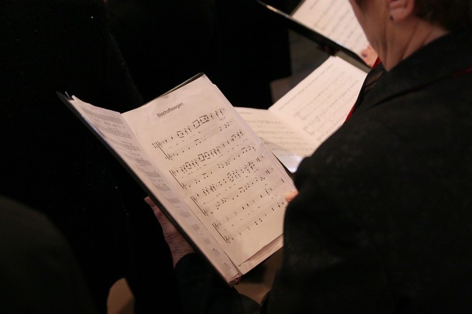 Visionen für eine bessere Welt ist das Motto eines Liederabends, zu dem der Frauenchor Kreimbach-Kaulbach und die LauterSingers für Samstag, 4. Mai, um 19.30 Uhr in die Gemeinschaftshalle Kreimbach-Kaulbach einladen.