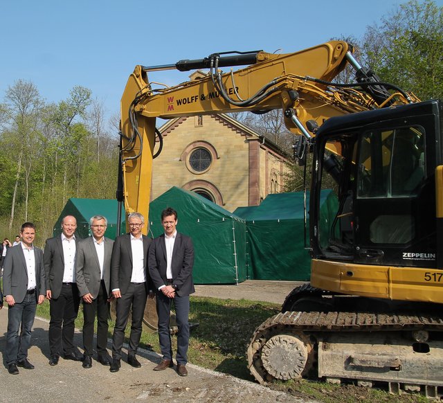 Jens Spanberger, Felix Geider, Stefan Dallinger, Dr. Christoph Schnaudigel und von der Baufirma Wolf-Müller, Mark Töllner - v.l. | Foto: Heike Schwitalla