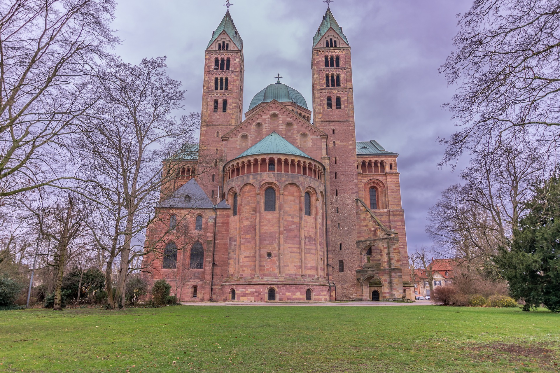 Brandschutz im Speyerer Dom gehört zu den wichtigsten Aufgaben der Dombaumeisterin. Foto: Pixabay/mkf_photography