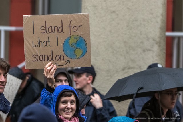  Rund 2.000 Karlsruher Jugendliche haben am Freitag, 26. April, im Rahmen der Aktion "Fridays For Future" wieder für den Klimaschutz demonstriert. | Foto: Paul Needham