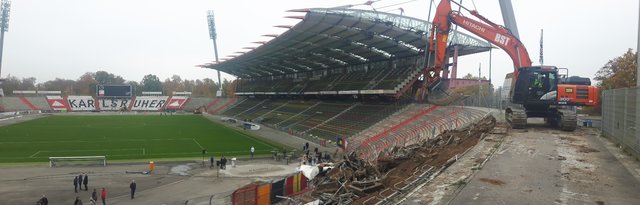 Es geht auch der aktuellen Haupttribüne an den Kragen | Foto: Archiv jow