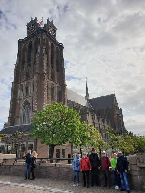 Besuchergruppe vor der Groote Kerk in Dordrecht. | Foto: Harald Schönig 