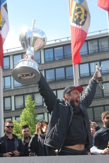 Da ist das Ding... Matthias Plachta holt das Letzte aus sich raus! | Foto: pete