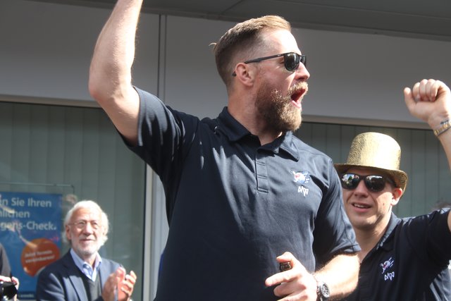 "Ab zum Autocorso!!!" | Foto: pete