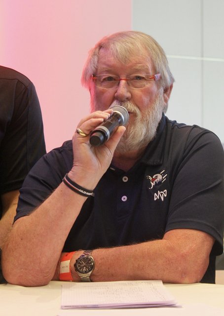 Udo Scholz, die "(Meister)-Stimme der Adler" seit über 20 Jahren.  | Foto: pete