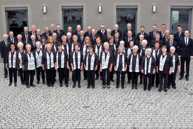2019 besteht der Gesangsverein aus Frauen und Männern, die sich alle schon auf das Konzert freuen. | Foto: Verein