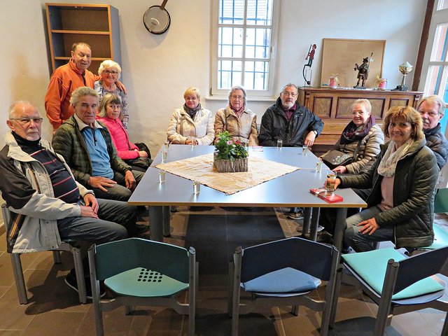 Gemütlicher Abschluss mit Weinverkostung der Teilnehmer | Foto: Brigitte Melder