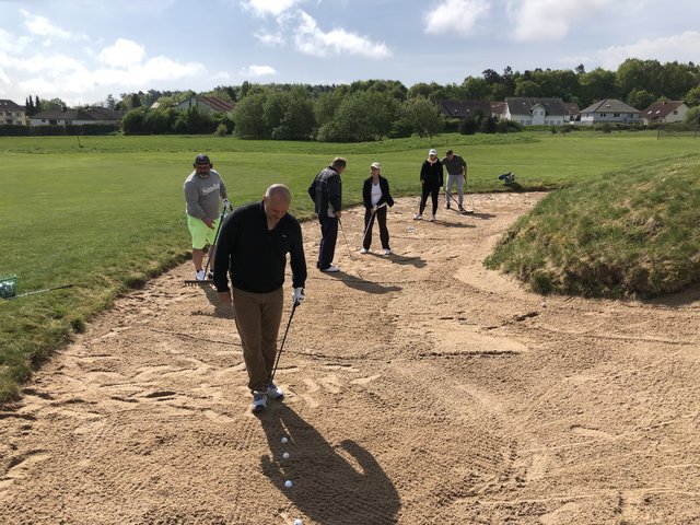 Wie bekomme ich den Ball aus dem Bunker?  Foto: ps