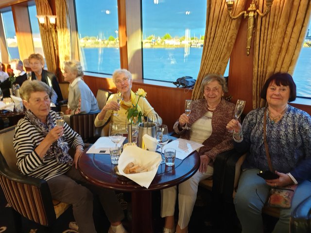 Weinprobe vom Weinkontor Edenkoben. | Foto: Harald Schönig 