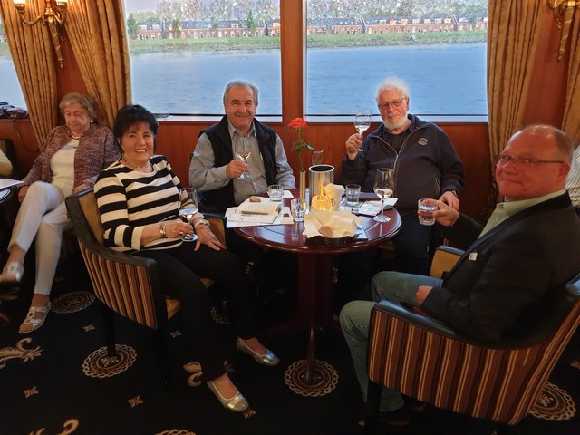 Weinprobe vom Weinkontor Edenkoben. | Foto: Harald Schönig 