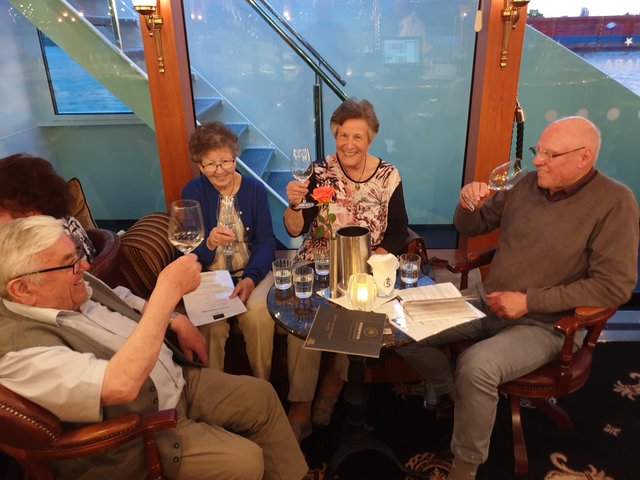 Weinprobe vom Weinkontor Edenkoben. | Foto: Harald Schönig 