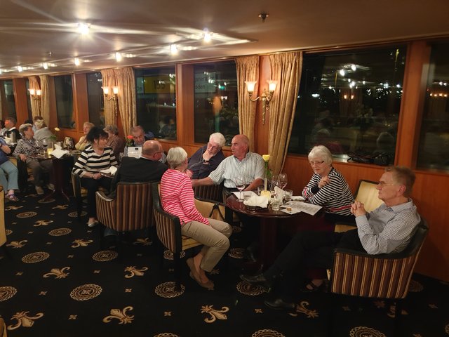 Weinprobe vom Weinkontor Edenkoben. | Foto: Harald Schönig 