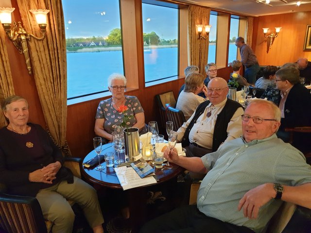 Weinprobe vom Weinkontor Edenkoben. | Foto: Harald Schönig 