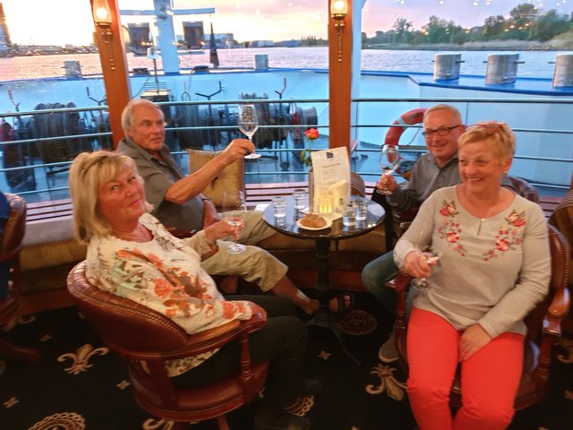 Weinprobe vom Weinkontor Edenkoben. | Foto: Harald Schönig 