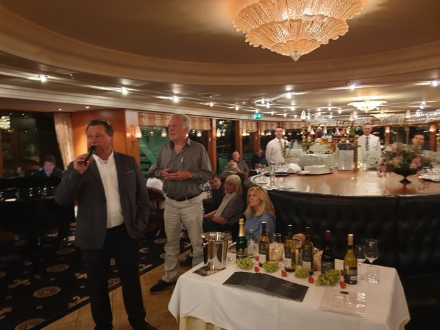 Weinprobe vom Weinkontor Edenkoben. | Foto: Harald Schönig 