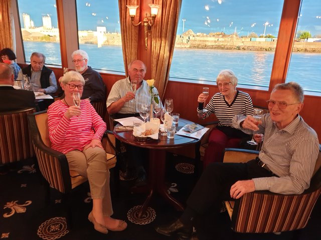 Weinprobe vom Weinkontor Edenkoben. | Foto: Harald Schönig 