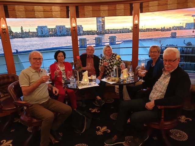 Weinprobe vom Weinkontor Edenkoben. | Foto: Harald Schönig 