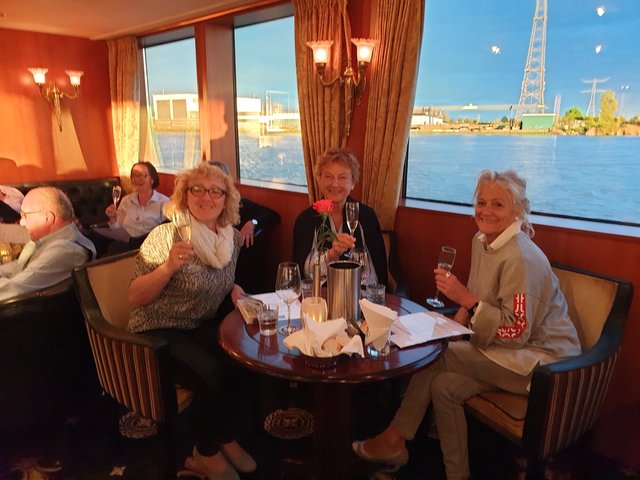 Weinprobe vom Weinkontor Edenkoben. | Foto: Harald Schönig 