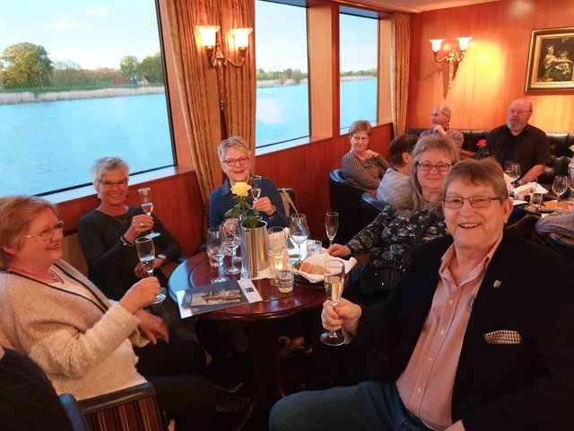 Weinprobe vom Weinkontor Edenkoben. | Foto: Harald Schönig 