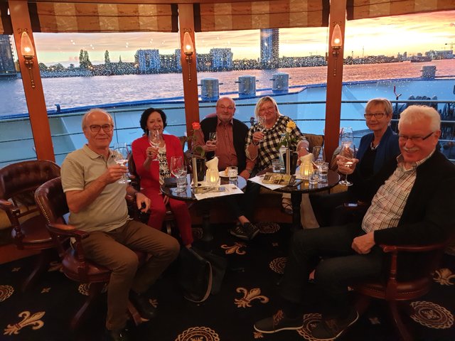 Weinprobe vom Weinkontor Edenkoben. | Foto: Harald Schönig 