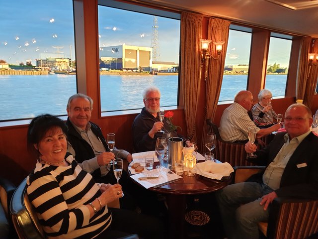 Weinprobe vom Weinkontor Edenkoben. | Foto: Harald Schönig 