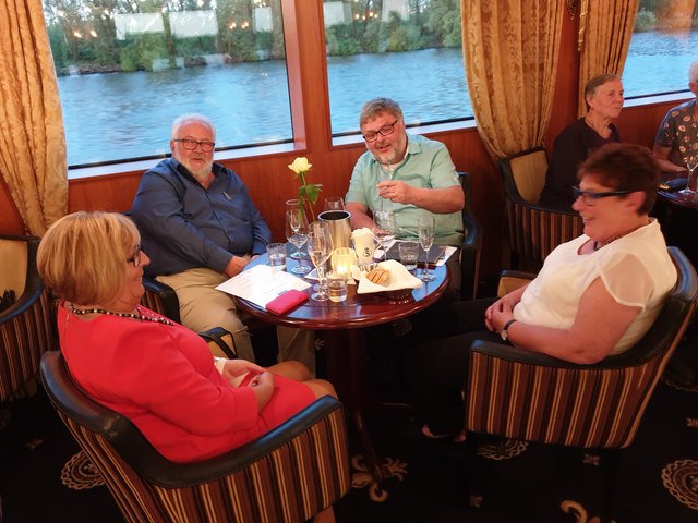 Weinprobe vom Weinkontor Edenkoben. | Foto: Harald Schönig 