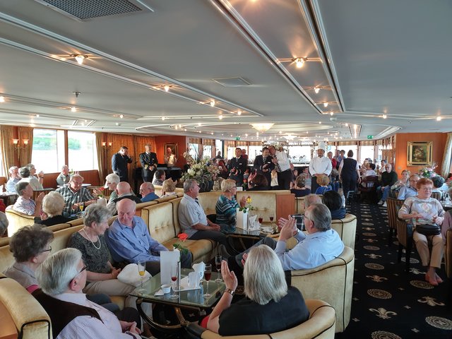 Die Mannschaft stellt sich den Gästen aus der Pfalz und Nordbaden vor. | Foto: Harald Schönig
