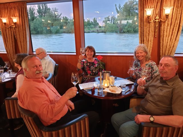 Weinprobe vom Weinkontor Edenkoben. | Foto: Harald Schönig 