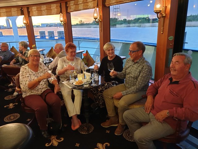 Weinprobe vom Weinkontor Edenkoben. | Foto: Harald Schönig 