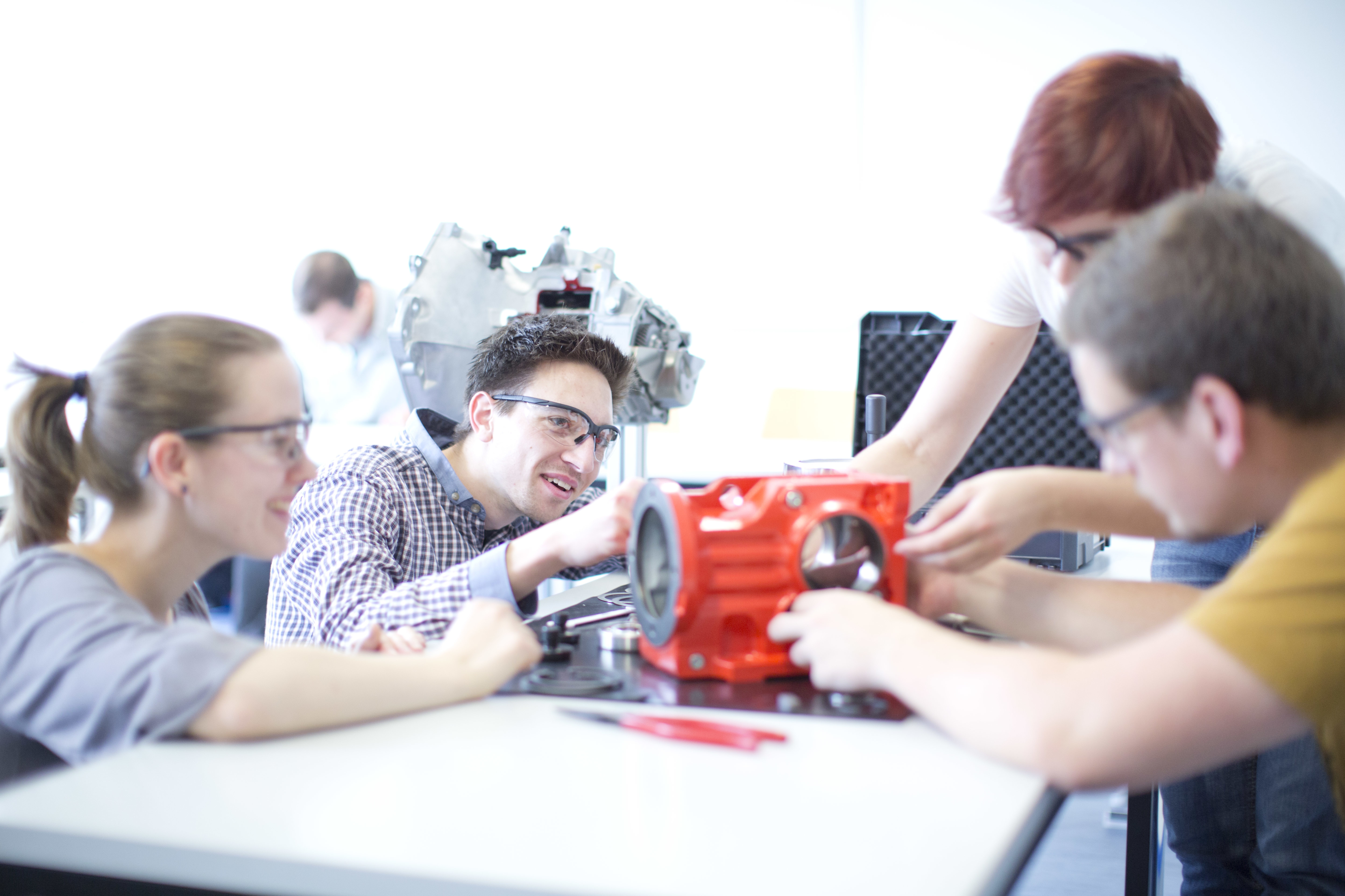 Im Studium an der TUK wird Teamarbeit groß geschrieben Foto: TUK