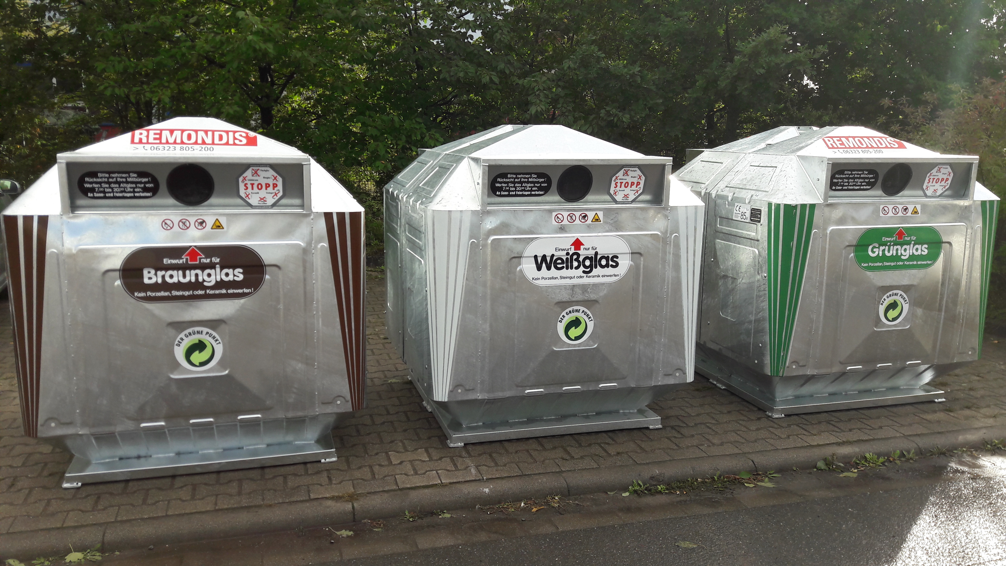 Die Altglascontainer im Kreis Südliche Weinstraße sind alle mit speziellen Lärmschutzklappen ausgestattet.