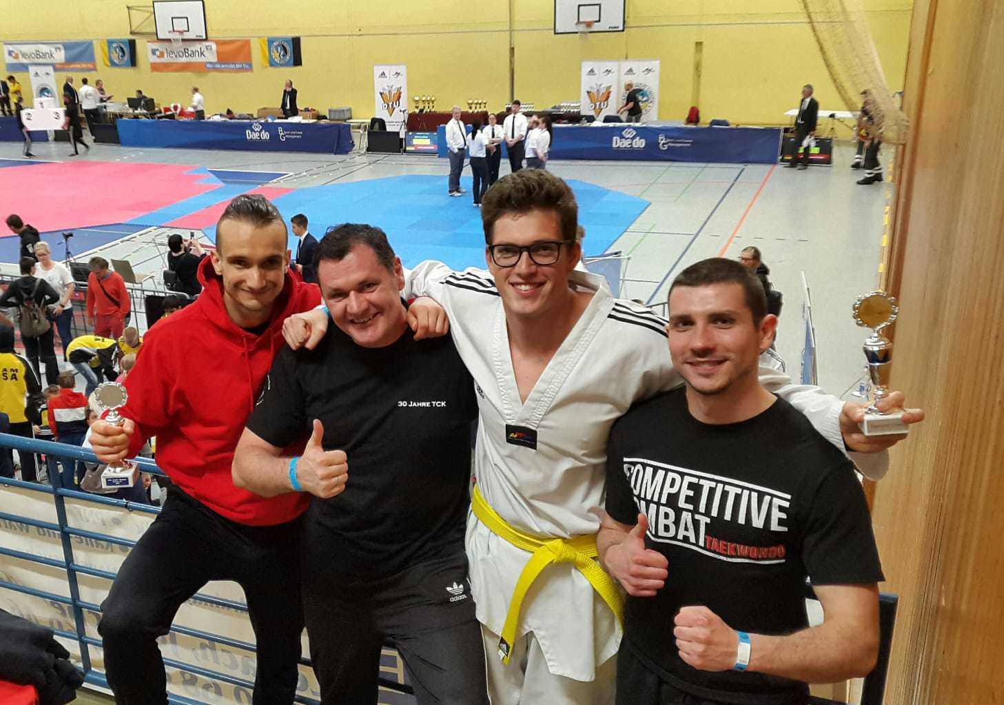 Pierre Kohlmann, Markus Reitmayer (Trainer), Benedikt Eisenhuth und Alex Kerber (von links). Es fehlt Silas Werner. Foto: PS