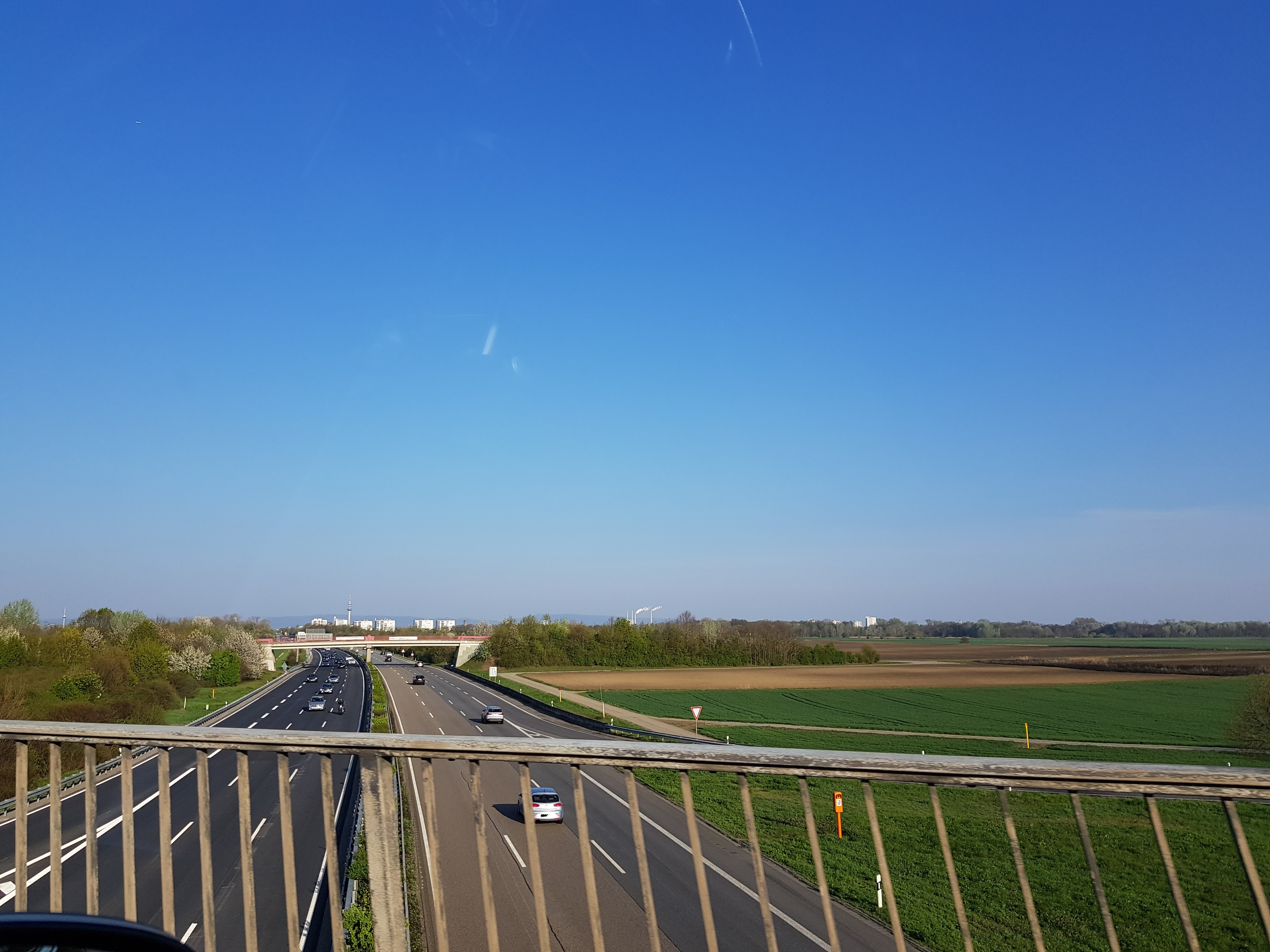 Ob A650 (Bild), B9 oder die A6 - rund um Frankenthal und Ludwigshafen wird gebaut.