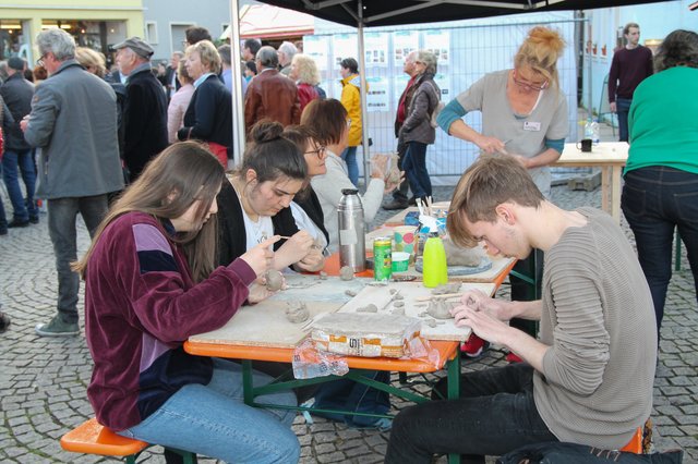 Kunst und Kultur zum Mitmachen auf dem Bruchsaler Kübelmarkt | Foto: Heike Schwitalla