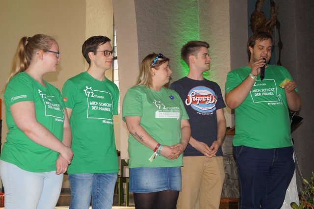 Die Aktion startete mit einem gemeinsamen Gebet | Foto: Walter