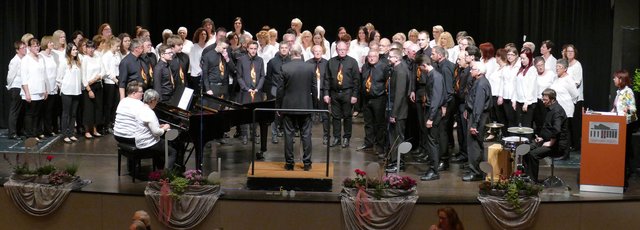 Frohsinn Neudorf beim Konzertsingen am Sonntagmorgen