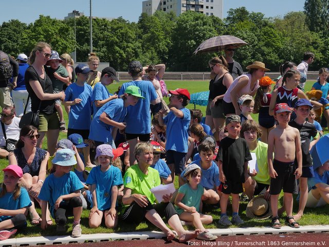 Bei der Siegerehrung | Foto: Helga Illing