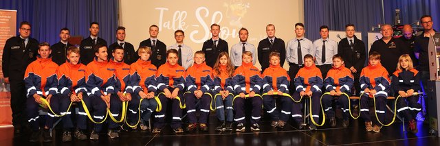 Ein Teil der Ehemaligen und die Aktiven der Jugendfeuerwehr Lachen-Speyerdorf aus der Zeit von 2009 bis heute. | Foto: Anke Luipold