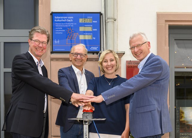 Gemeinsam für den Klimaschutz in Speyer: (v. l.) Oliver Hanneder (Geschäftsführer Gewo), Dr. Gottfried Jung (Aufsichtsrat SWS), Stefanie Seiler (Oberbürgermeisterin Stadt Speyer) und Wolfgang Bühring (Geschäftsführer SWS) | Foto: SWS