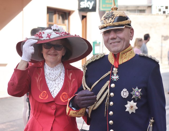 Mit Pickelhaube und gut behütet | Foto: Bauer