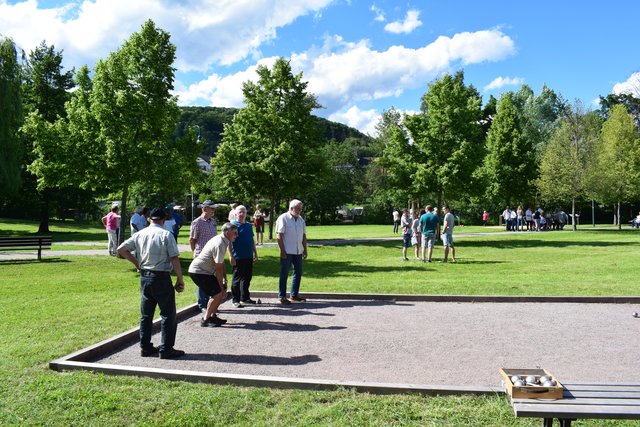 Schon rege genutzt: der neue Bouleplatz.  | Foto: Bender
