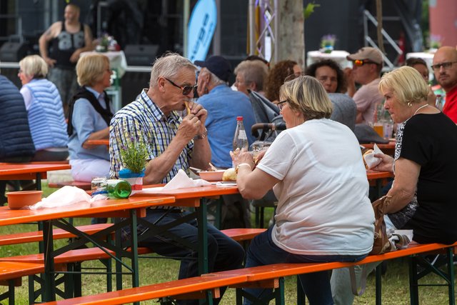 Deutsch-französische Freundschaft genießen beim Begegnungsfest in Leimersheim | Foto: Paul Needham