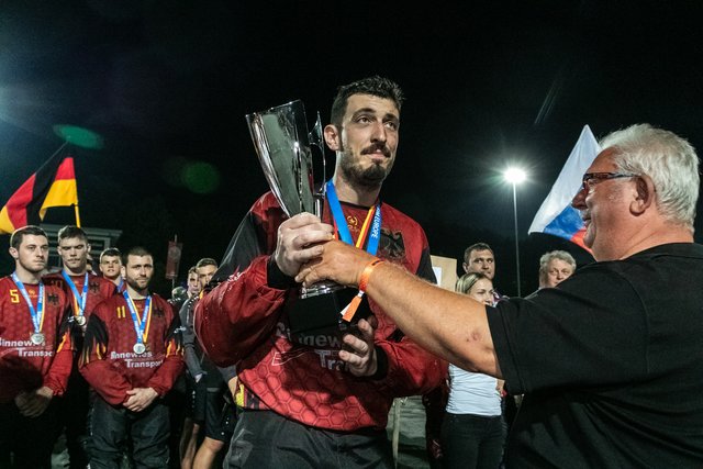 Gedrückte Stimmung beim deutschen Team, das sich mit Platz zwei zufrieden geben musste | Foto: Paul Needham
