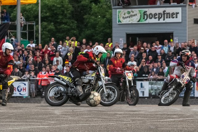 Szenen aus dem Endspiel der Motoball-EM | Foto: Paul Needham