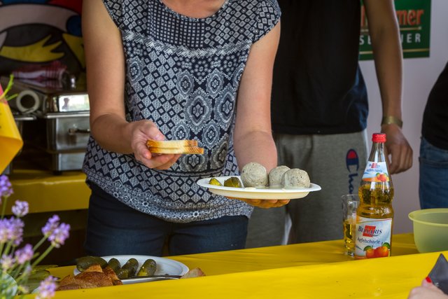 Deutsch-französische Freundschaft genießen beim Begegnungsfest in Leimersheim | Foto: Paul Needham
