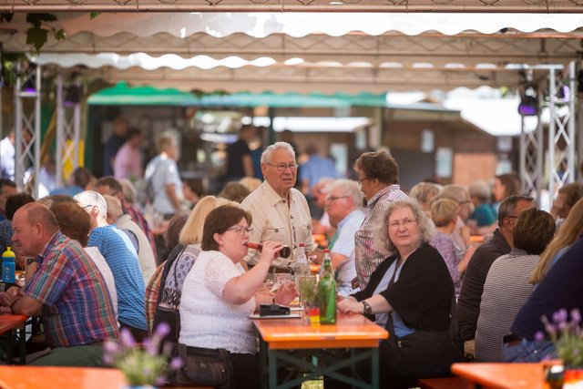 Deutsch-französische Freundschaft genießen beim Begegnungsfest in Leimersheim | Foto: Paul Needham