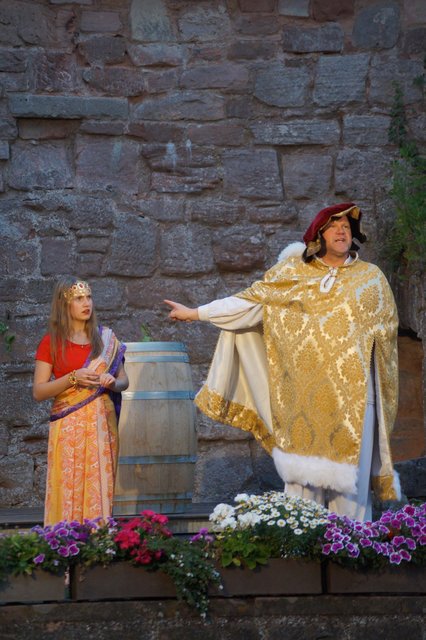 Sarastro hat die schöne Pamina entführt | Foto: Walter