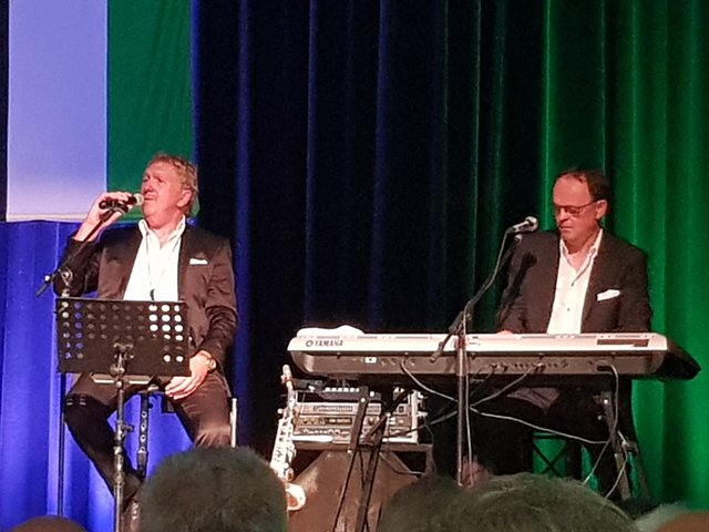 Die Entertainer sorgten für festliche Musik | Foto: Claudia Bardon